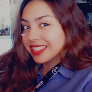 Meet your Posher, Mayra